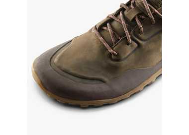 Photo montrant la large place pour les orteils des Tracker Leather Low Mens Vivobarefoot